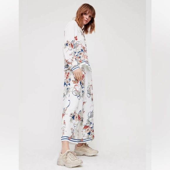 Aritzia Little Moon Floral Abelia Shirt and Pant Set - Picture 13 of 16
